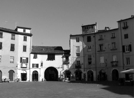 Piazza Anfiteatro.